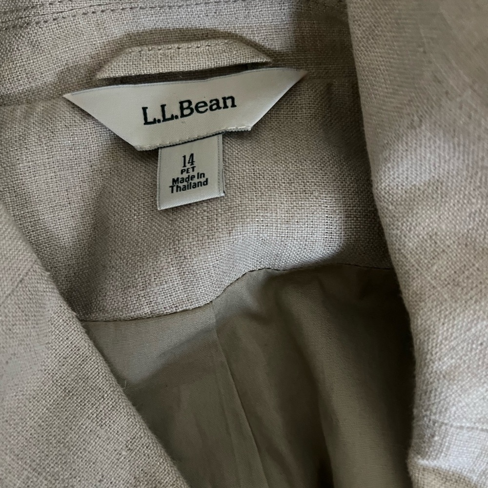 L.L. BEAN Linen Blazer, size 14 petite - Picture 2 of 5